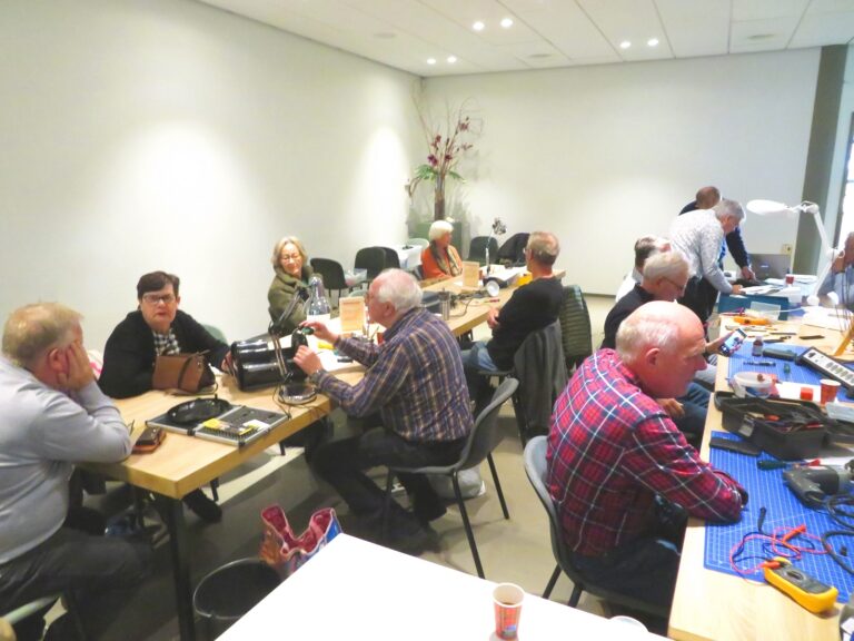 De PvdA bezoekt stichting Repair Café