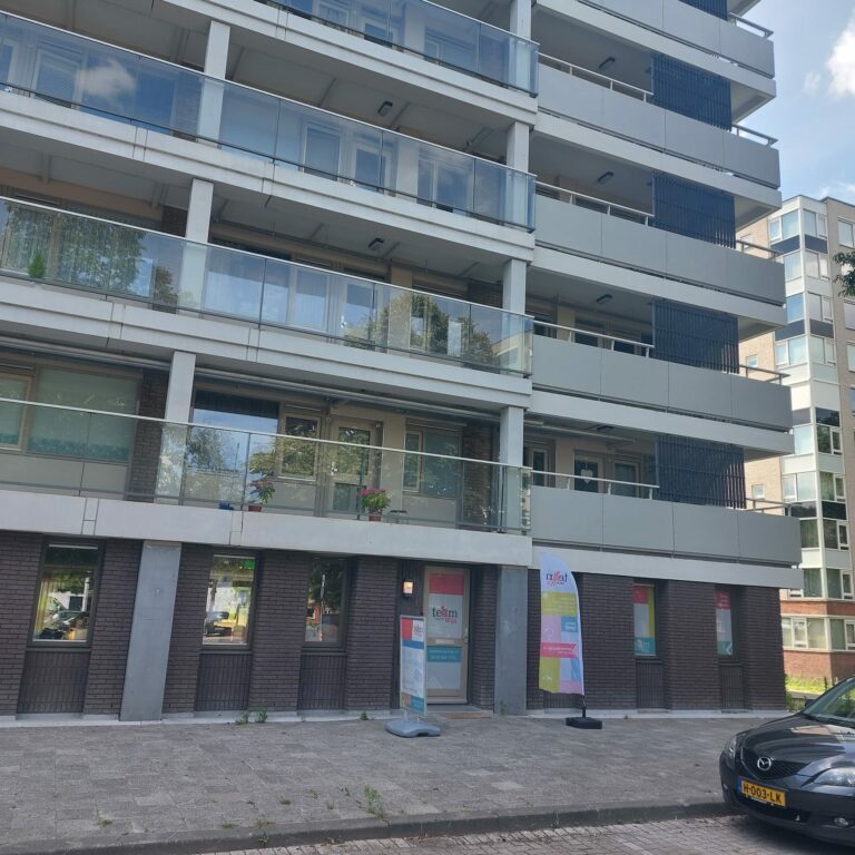 PvdA bezoekt Thuisplusflat in Rotterdam